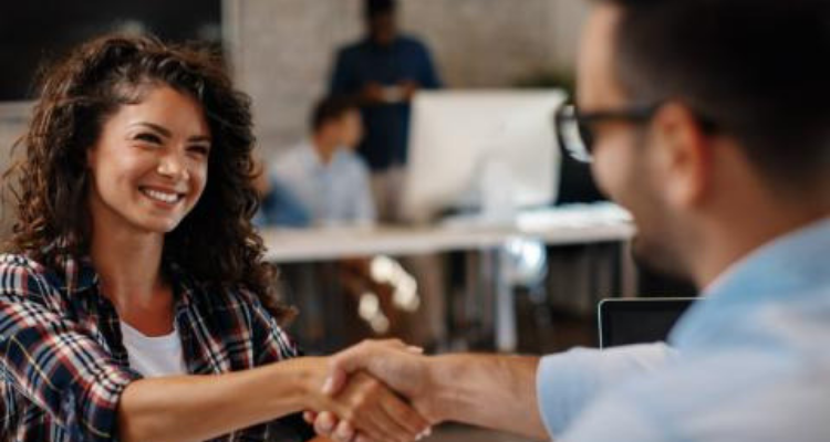¿Qué esperar cuando buscas tu primer trabajo?