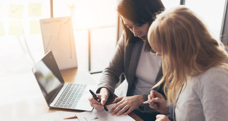Mentoría a la inversa para desarrollar personal